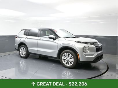 Used 2025 Mitsubishi Outlander ES