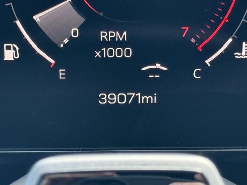 Used 2025 GMC Yukon XL Denali w/ Denali Reserve Package AWD/4WD image 14