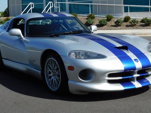 Used 1999 Dodge Viper GTS image 9