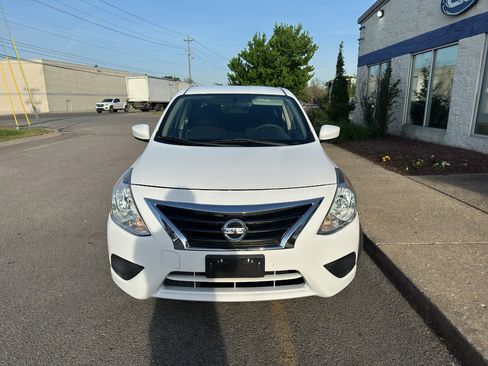 Used 2017 Nissan Versa SV image 10