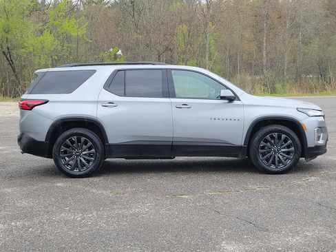 Used 2023 Chevrolet Traverse RS w/ LPO, Floor Liner Package AWD/4WD image 4