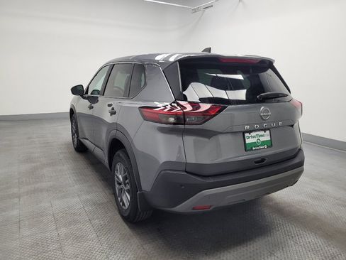 Used 2023 Nissan Rogue S image 5