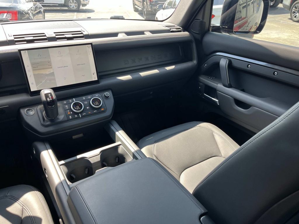 Used 2025 Land Rover Defender 110 S AWD/4WD image 17