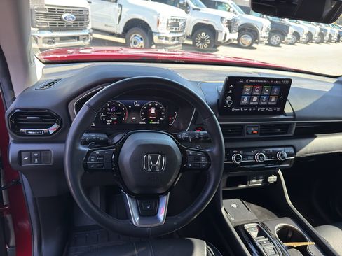 Used 2025 Honda Pilot Elite image 9