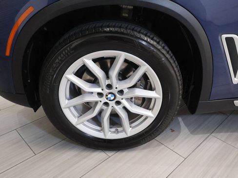 Used 2023 BMW X5 xDrive40i w/ Premium Package AWD/4WD image 10