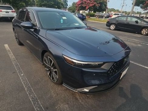 Used 2023 Honda Accord Touring image 1