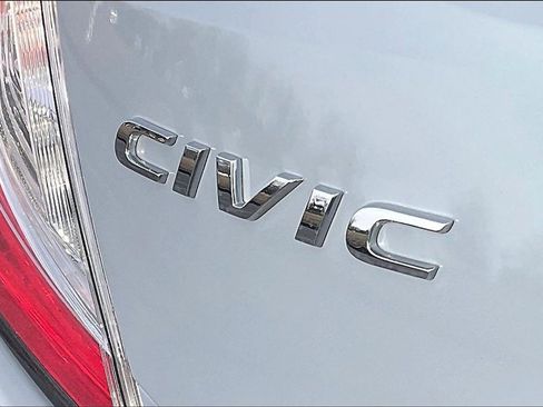 Used 2018 Honda Civic EX-L image 16