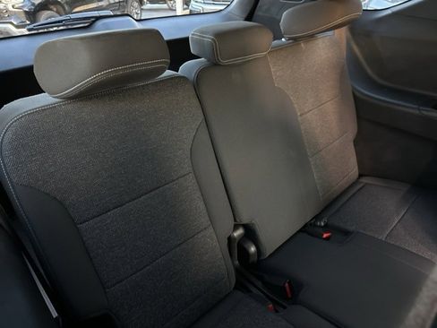 Used 2025 Chevrolet Traverse LT image 15