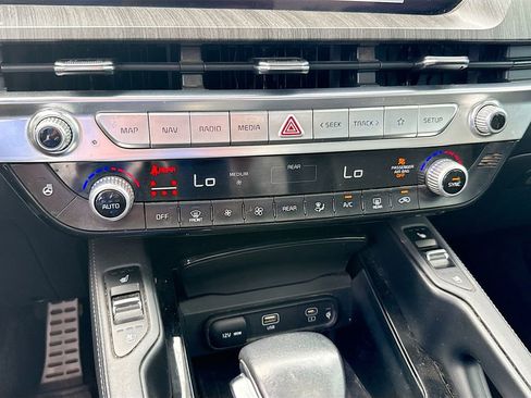 Used 2023 Kia Telluride SX Prestige image 17