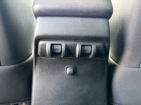 Used 2014 Jeep Wrangler Unlimited Rubicon w/ Connectivity Group AWD/4WD image 15