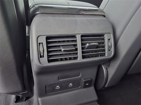 New 2026 Land Rover Range Rover Velar Dynamic SE image 13