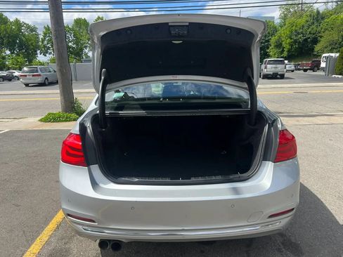 Used 2017 BMW 330i xDrive Sedan AWD/4WD image 9
