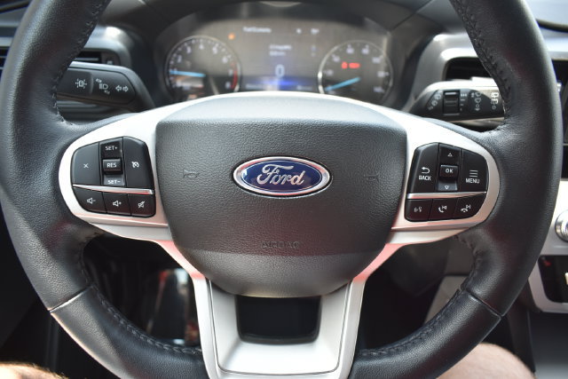Used 2023 Ford Explorer XLT AWD/4WD image 20