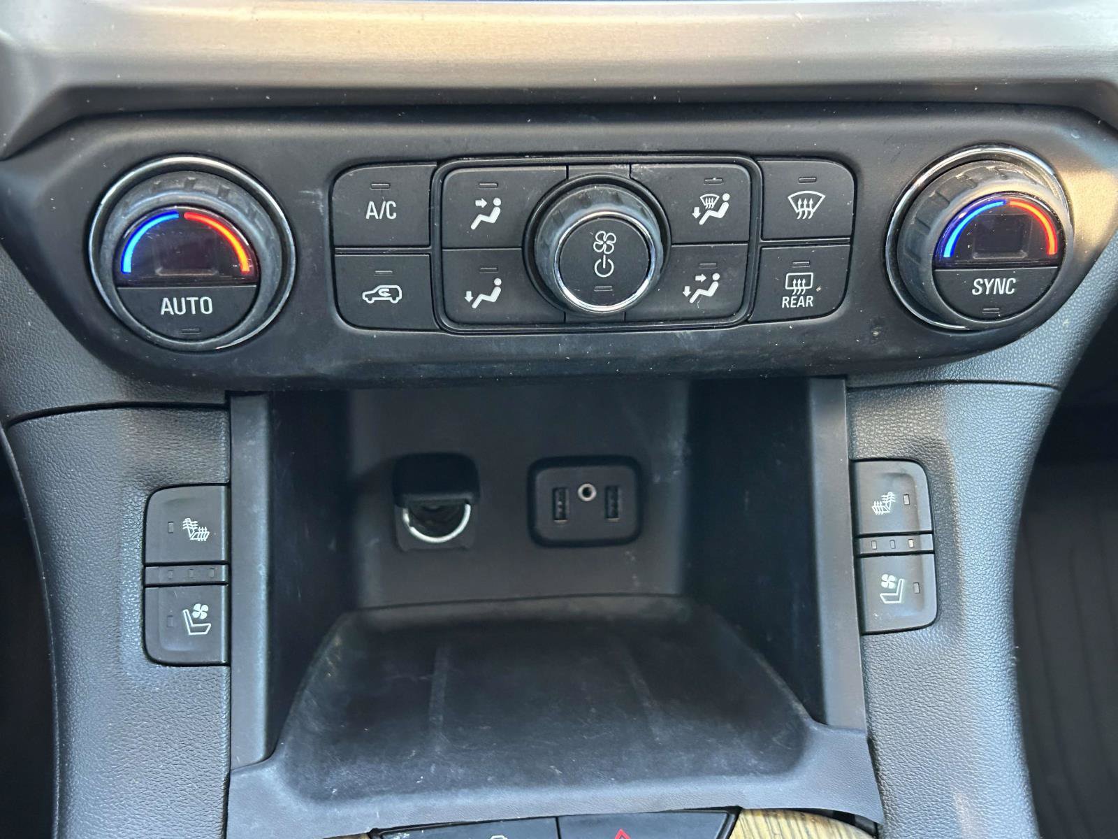 Used 2017 GMC Acadia Denali w/ Technology Package FWD image 22