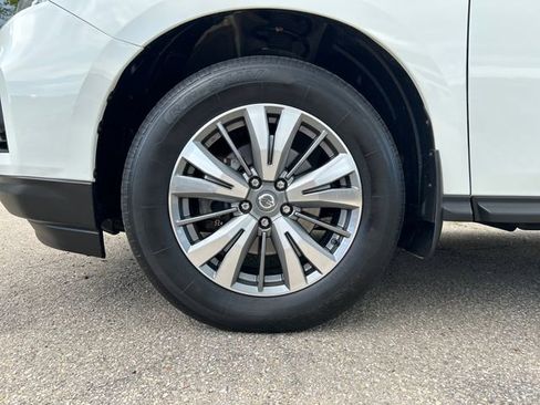 Used 2020 Nissan Pathfinder S AWD/4WD image 11