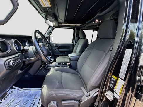 Certified 2022 Jeep Wrangler Unlimited Sport w/ Sun And Sound Package AWD/4WD image 23