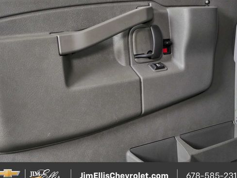 Used 2025 Chevrolet Express 3500 LT w/ LT Preferred Equipment Group RWD image 6