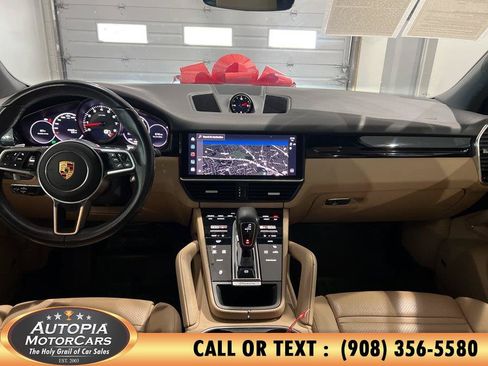 Used 2022 Porsche Cayenne AWD/4WD image 22