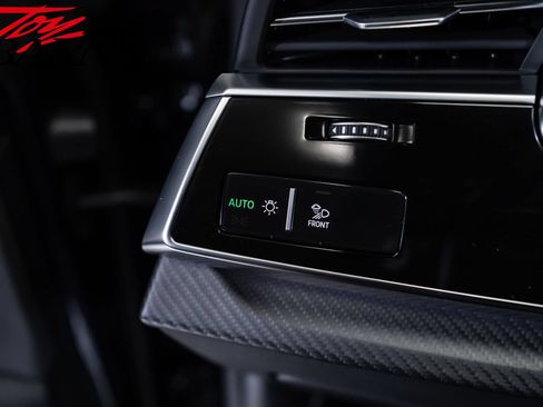 Used 2024 Audi SQ8 Prestige AWD/4WD image 28
