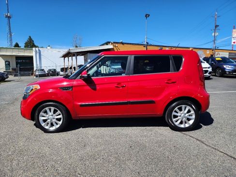 Used 2012 Kia Soul + FWD image 10