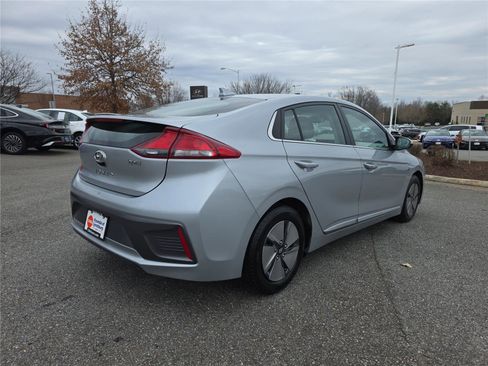 Used 2020 Hyundai Ioniq SE image 4