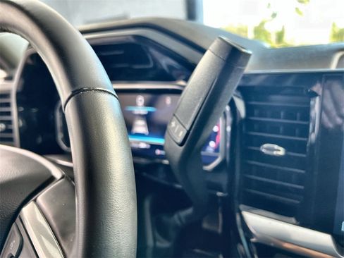 Used 2025 Chevrolet Silverado 2500 LT w/ Convenience Package image 21