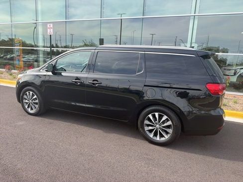 Used 2016 Kia Sedona SX FWD image 11