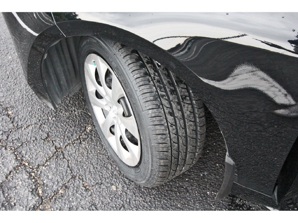 Used 2025 Toyota Corolla LE FWD image 33