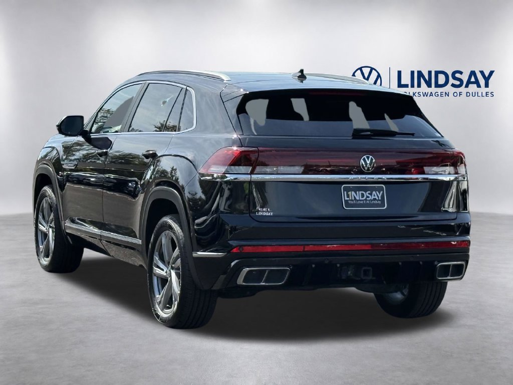 Used 2024 Volkswagen Atlas Cross Sport SEL R-Line AWD/4WD image 4