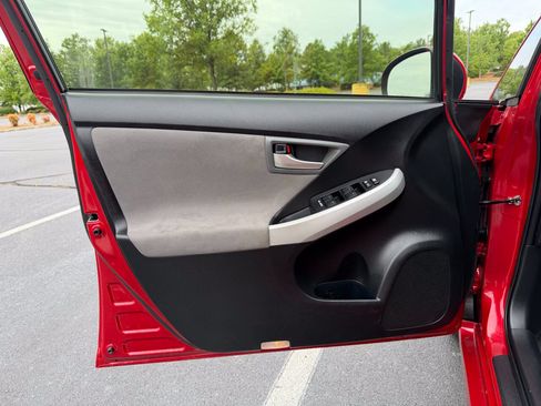 Used 2012 Toyota Prius Three FWD image 11
