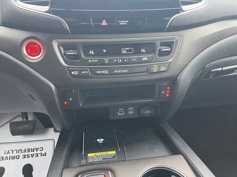 Used 2024 Honda Passport TrailSport image 19