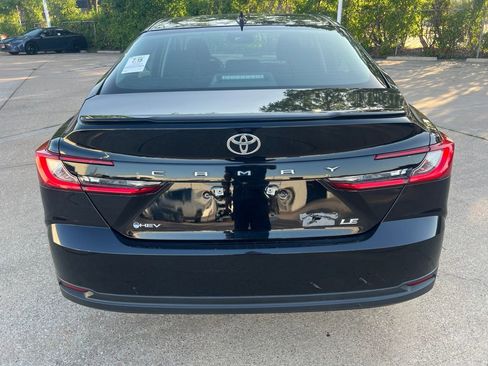 Used 2025 Toyota Camry LE w/ Convenience Package FWD image 5