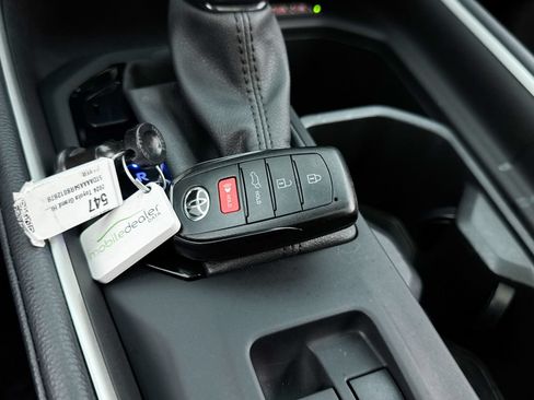 Used 2024 Toyota Grand Highlander FWD image 41