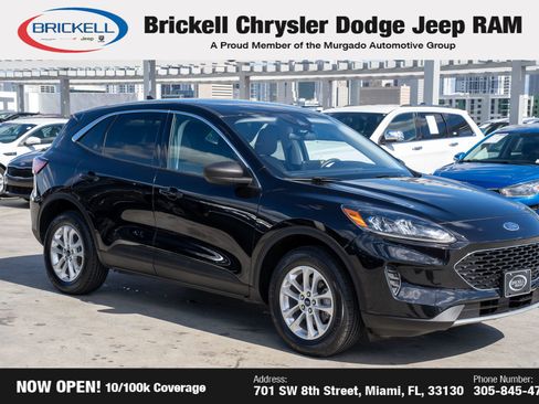 Used 2022 Ford Escape SE image 3