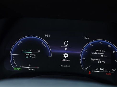 Used 2025 Toyota Sienna Platinum image 35