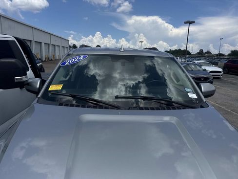 Used 2024 Ford Expedition XLT RWD image 16