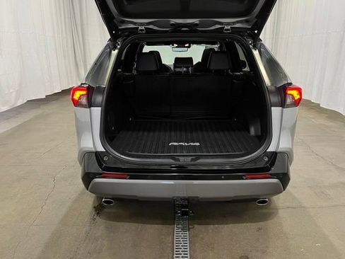 Used 2020 Toyota RAV4 XSE AWD/4WD image 12