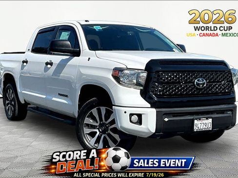 Used 2018 Toyota Tundra SR5 w/ SR5 Upgrade Package RWD image 1