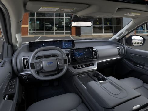 New 2026 Ford Expedition Max Active AWD/4WD image 9