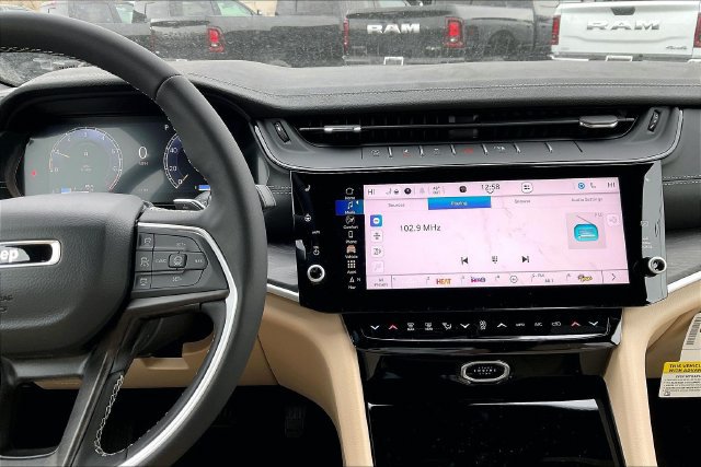 New 2026 Jeep Grand Cherokee Limited AWD/4WD image 7