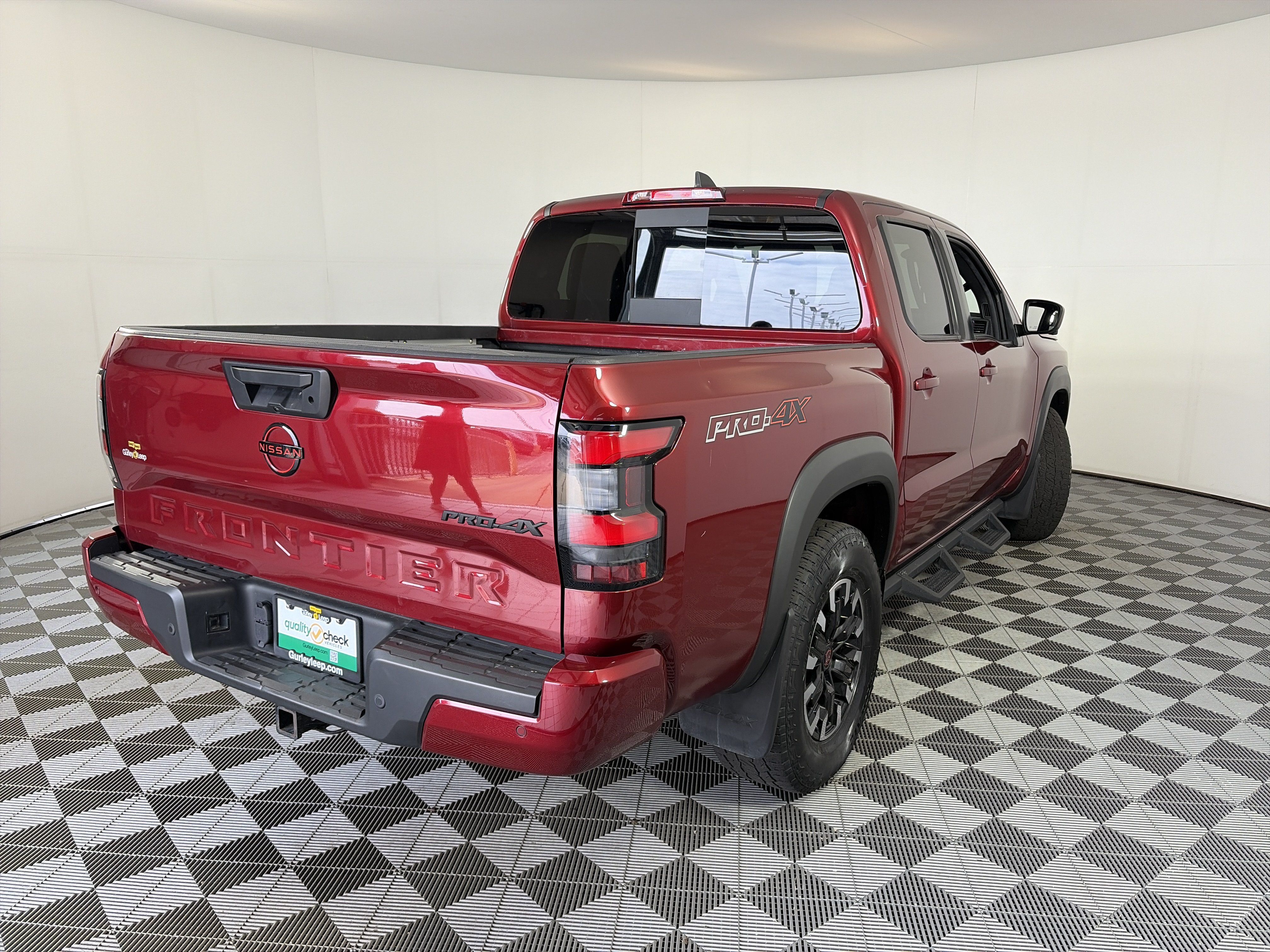 Used 2023 Nissan Frontier PRO-4X w/ Pro Convenience Package AWD/4WD image 7