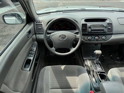 Used 2005 Toyota Camry LE FWD image 8