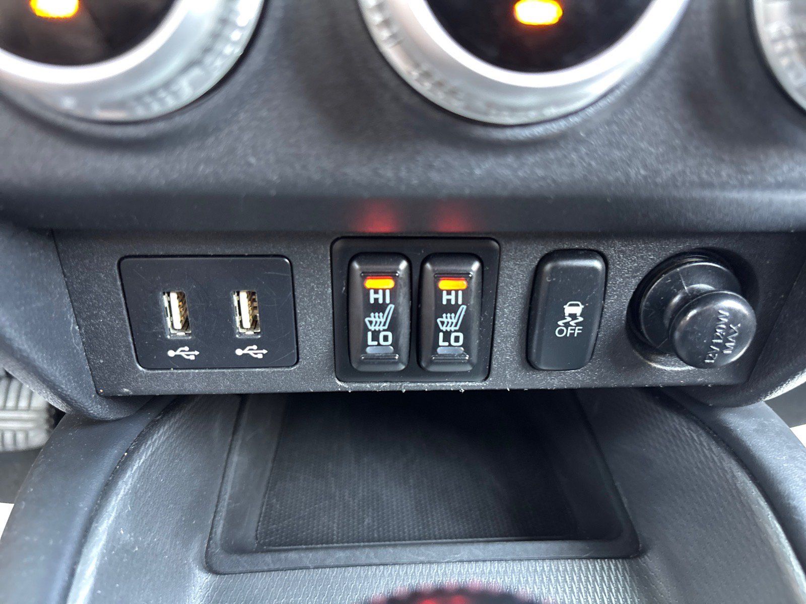 Used 2020 Mitsubishi Outlander Sport Black Edition FWD image 32