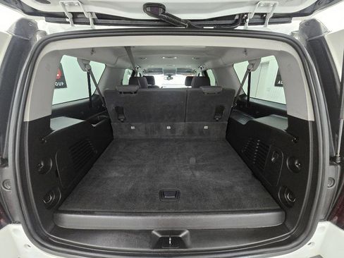 Used 2020 Chevrolet Suburban LS RWD image 17