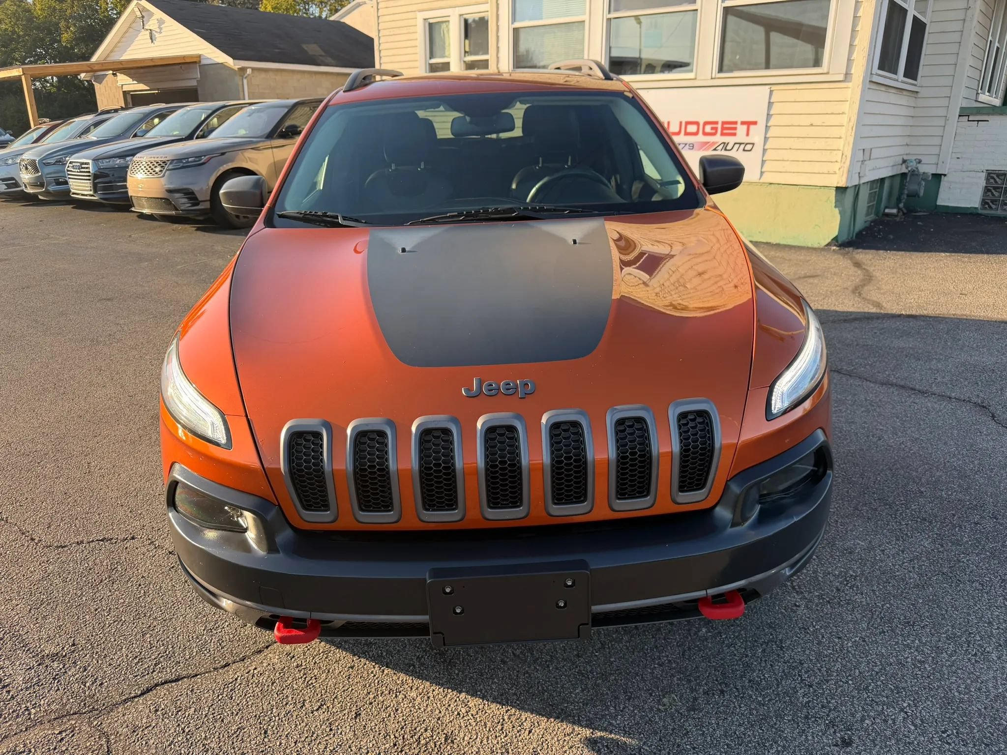Used 2015 Jeep Cherokee Trailhawk AWD/4WD image 4