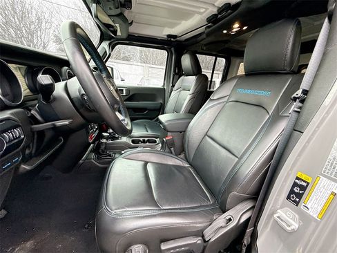 Used 2022 Jeep Wrangler Unlimited Rubicon 4xe image 23