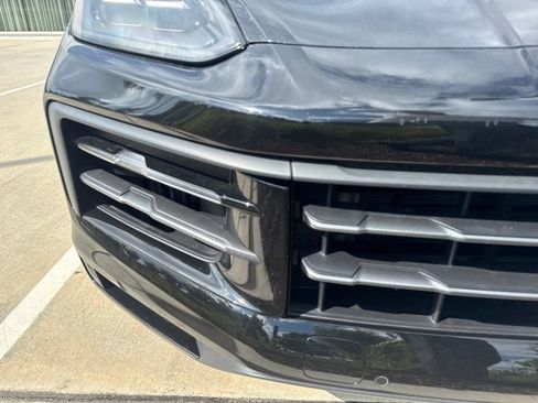 Used 2025 Porsche Cayenne S AWD/4WD image 25
