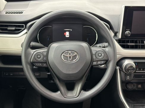 Certified 2025 Toyota RAV4 XLE w/ Convenience Package AWD/4WD image 17