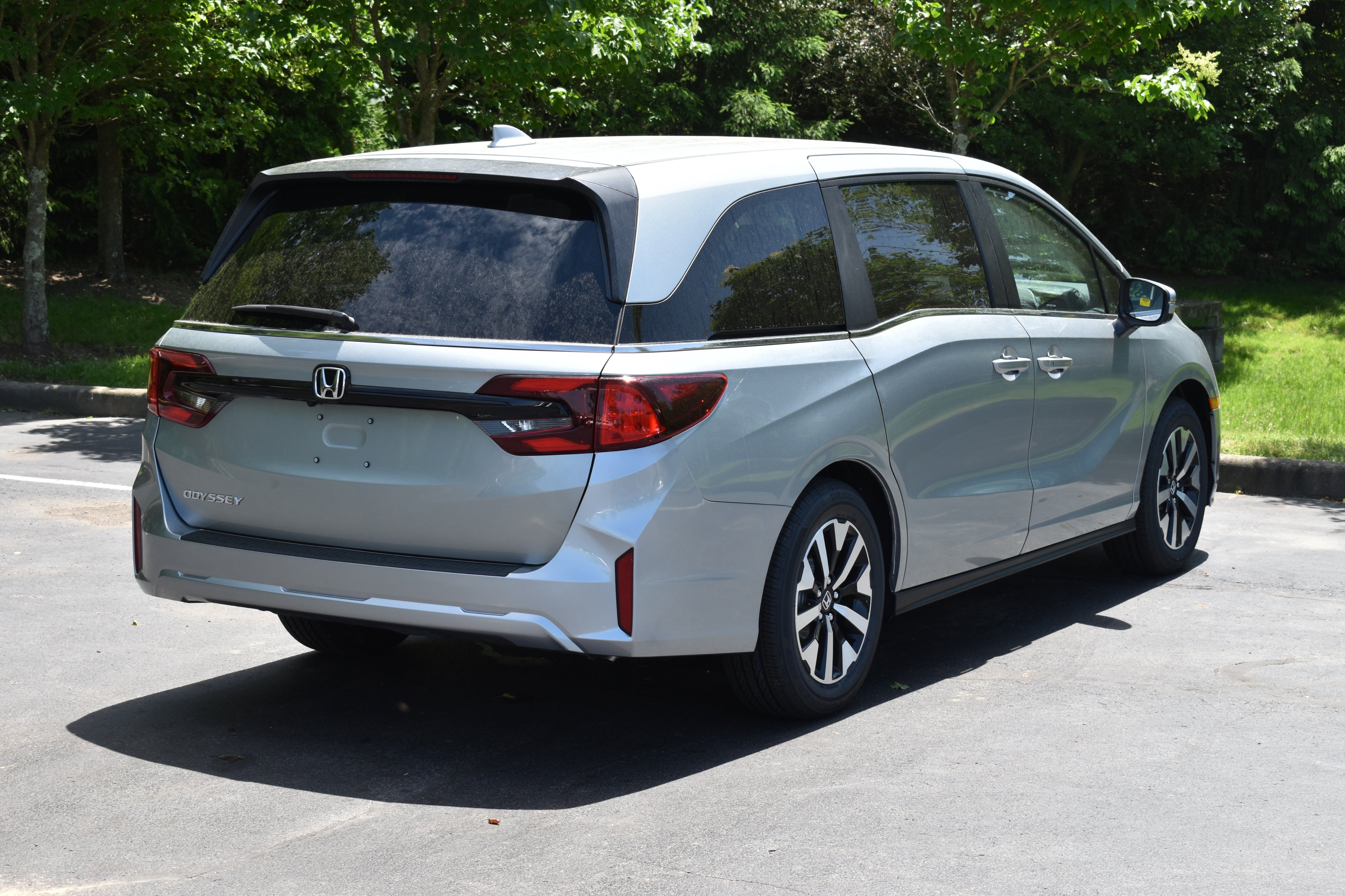 New 2027 Honda Odyssey EX-L image 8