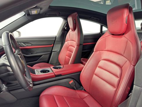 Used 2023 Porsche Taycan 4S w/ Premium Package image 36